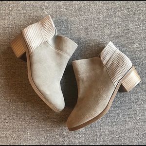 A MTL 1980 Taupe Suede Booties